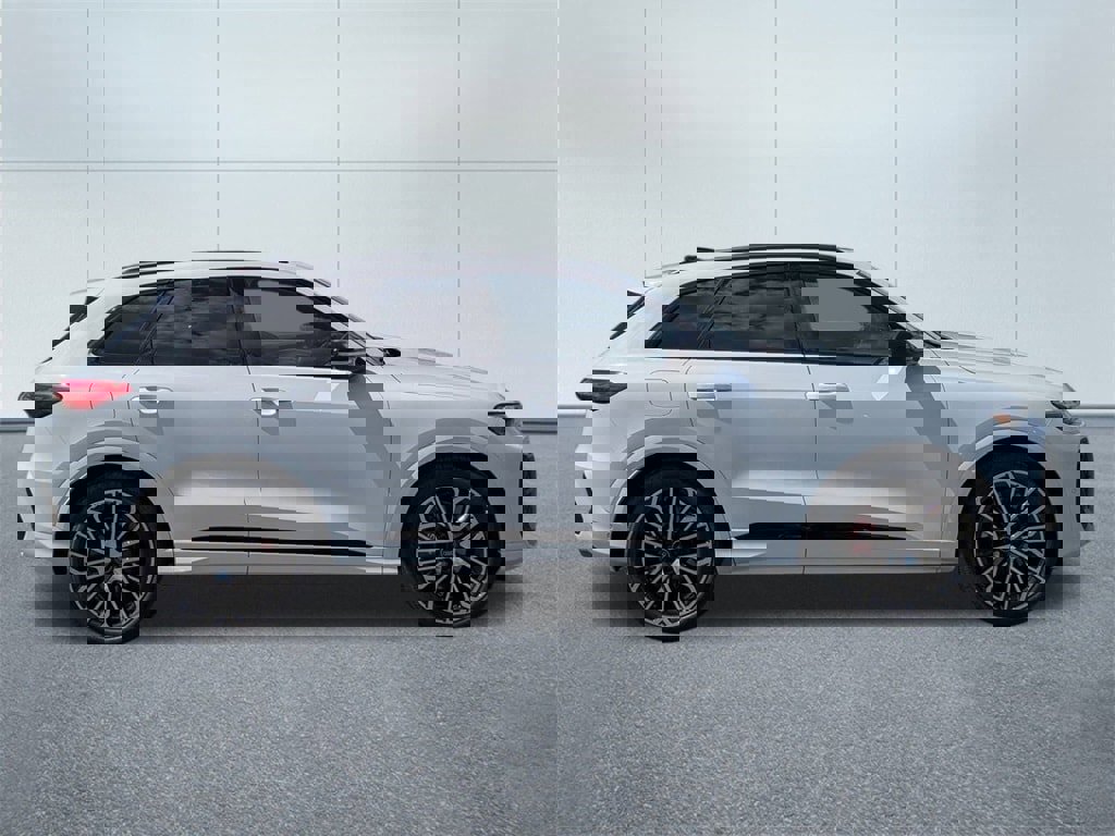 New 2025 Audi SQ5 Premium Plus image 2