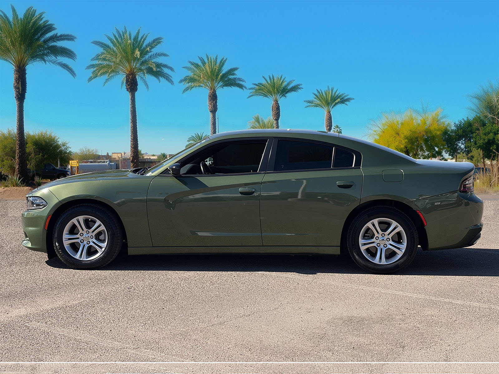 Used 2023 Dodge Charger SXT RWD image 2
