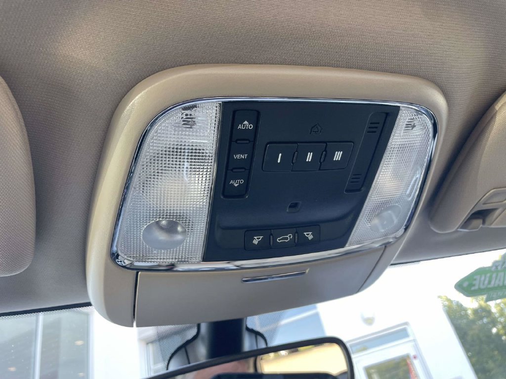 Used 2019 Jeep Grand Cherokee Limited AWD/4WD image 27