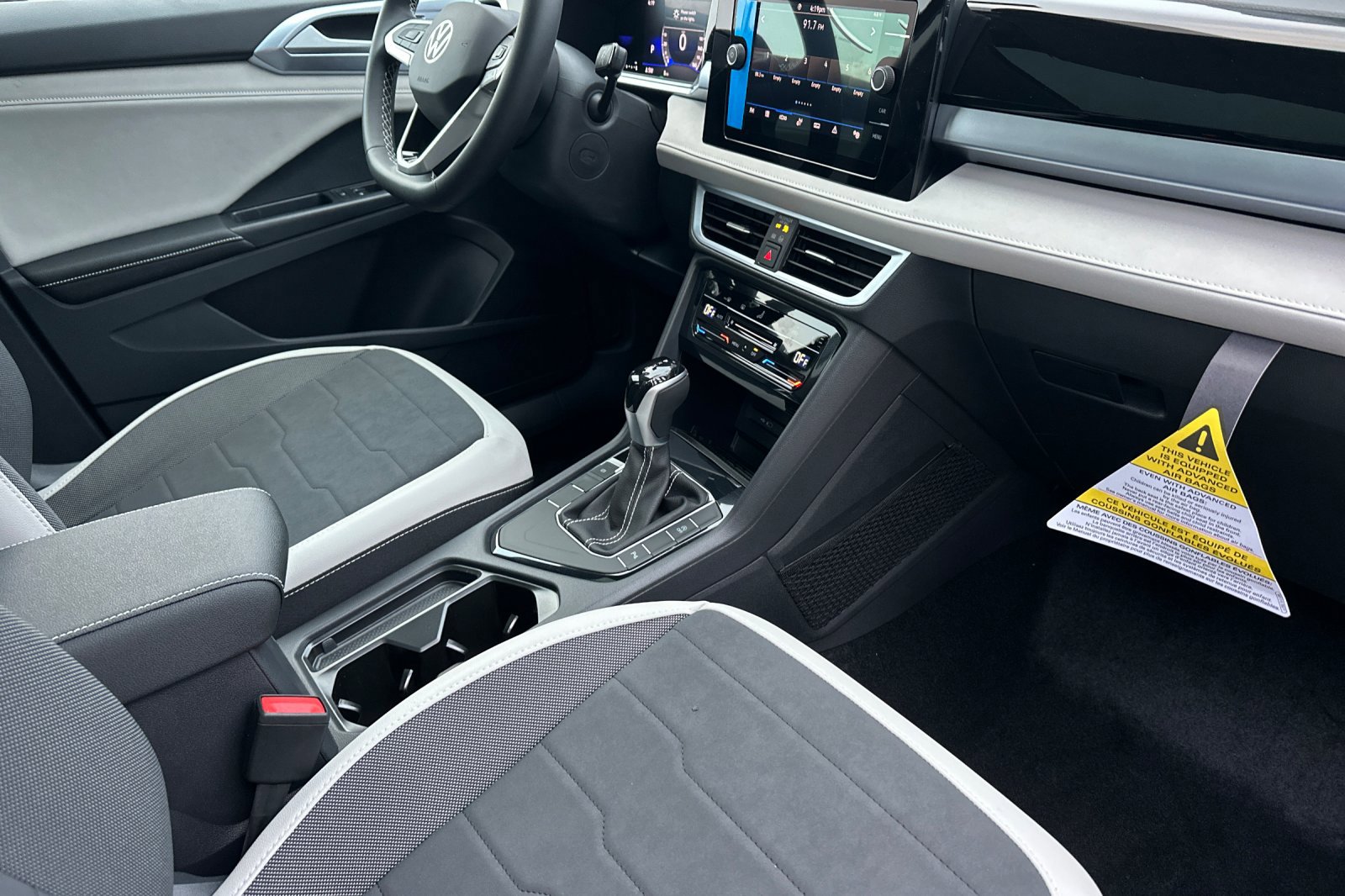 New 2026 Volkswagen Taos SE image 16