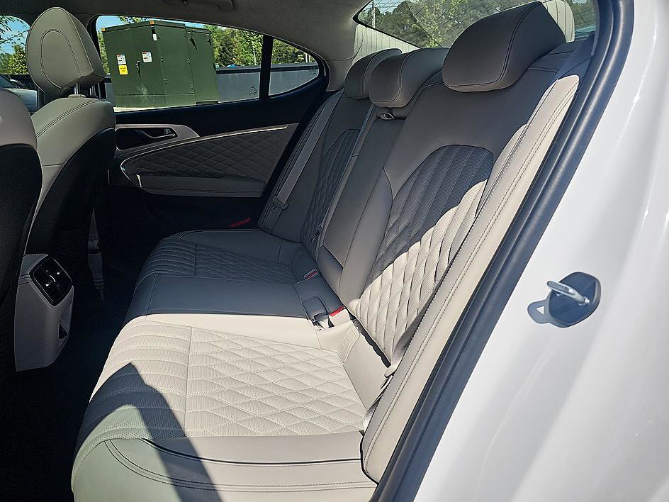 Used 2021 Genesis G70 2.0T w/ Prestige Package image 33
