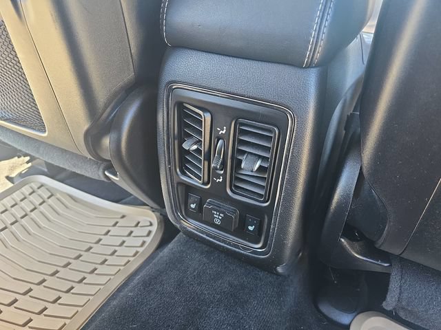 Used 2012 Jeep Grand Cherokee Overland AWD/4WD image 13