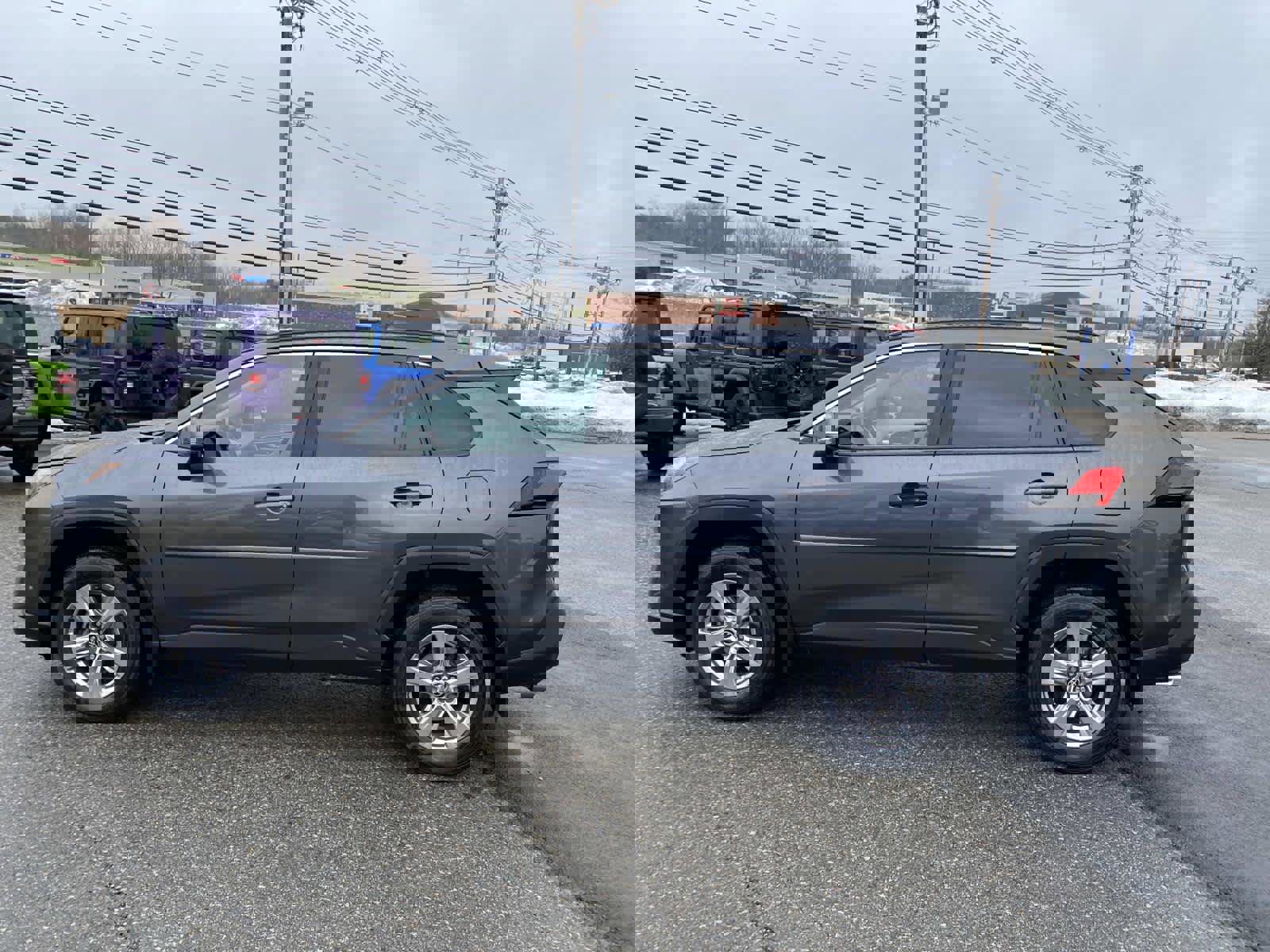 Used 2023 Toyota RAV4 XLE w/ Convenience Package image 10