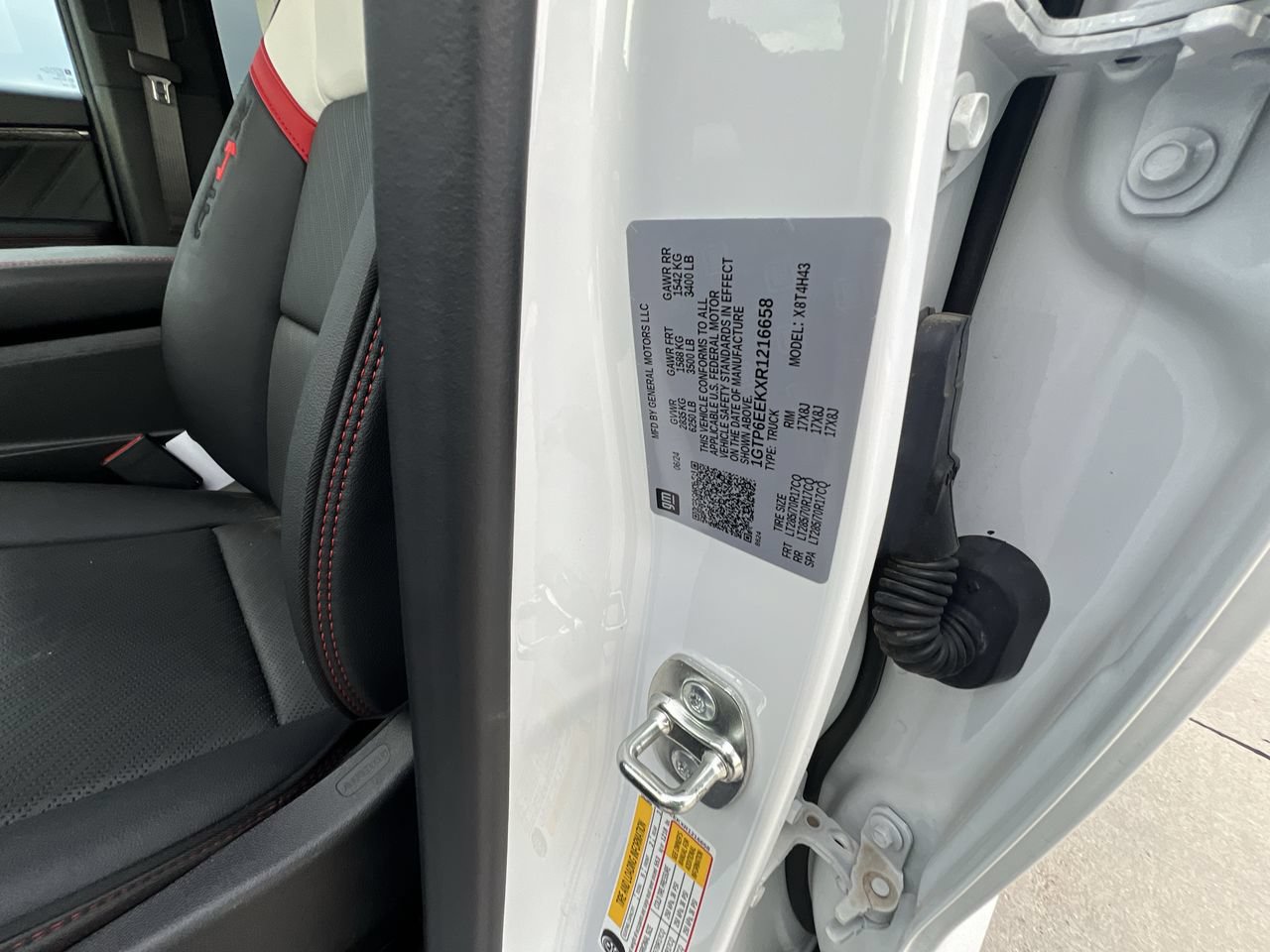 Used 2024 GMC Canyon AT4X AWD/4WD image 35