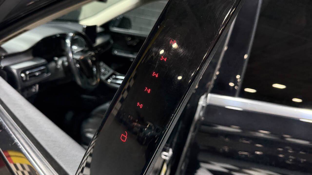 Used 2021 Lincoln Aviator AWD image 23