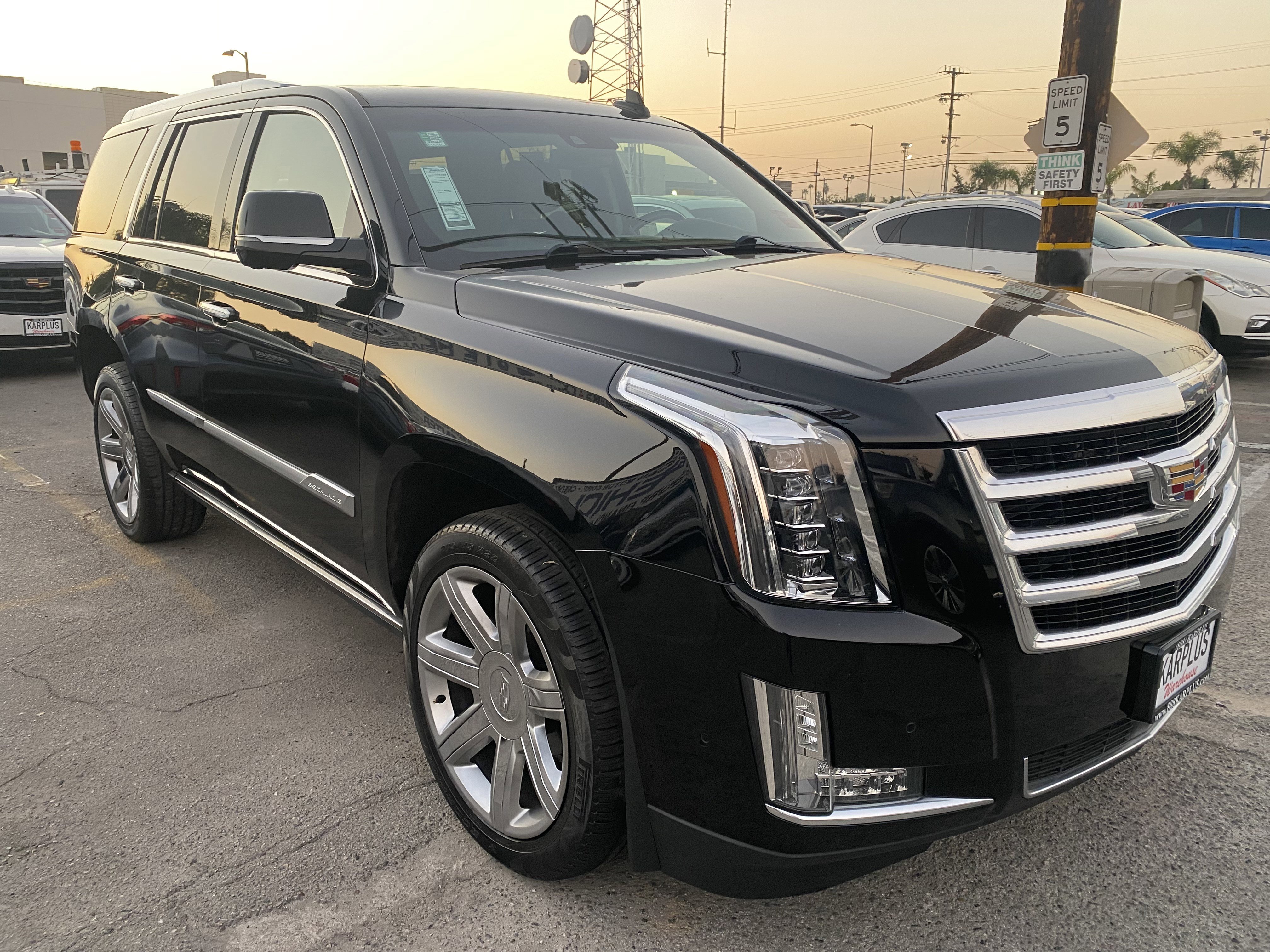Used 2018 Cadillac Escalade Premium Luxury image 7