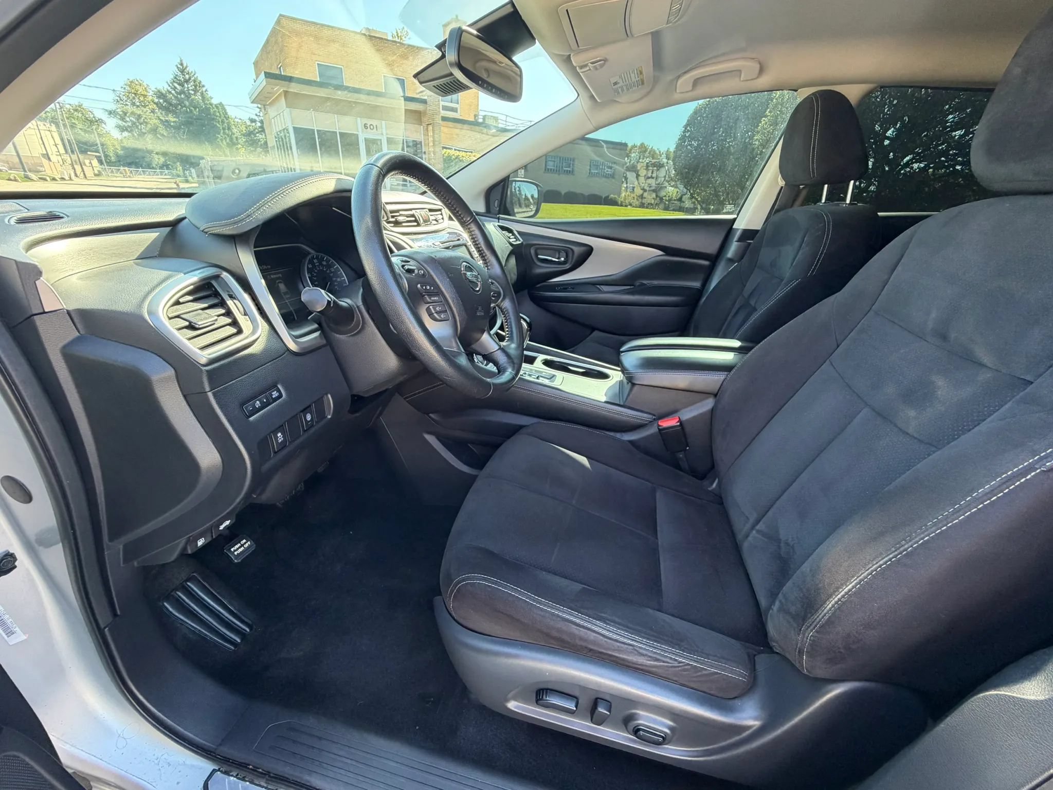 Used 2020 Nissan Murano SV FWD image 11
