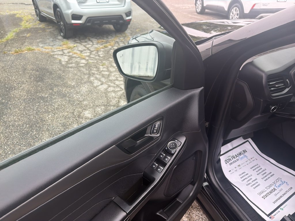 Used 2025 Ford Escape Active FWD image 11