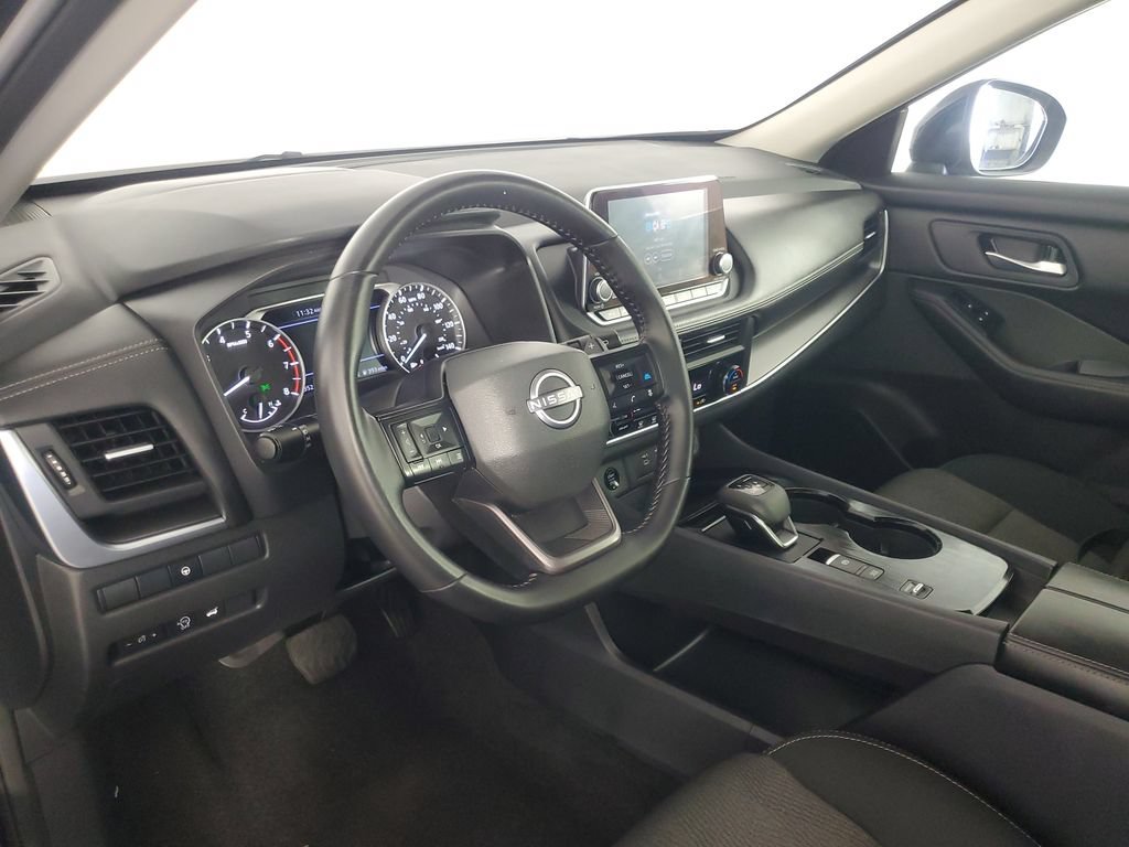 Used 2025 Nissan Rogue SV FWD image 11