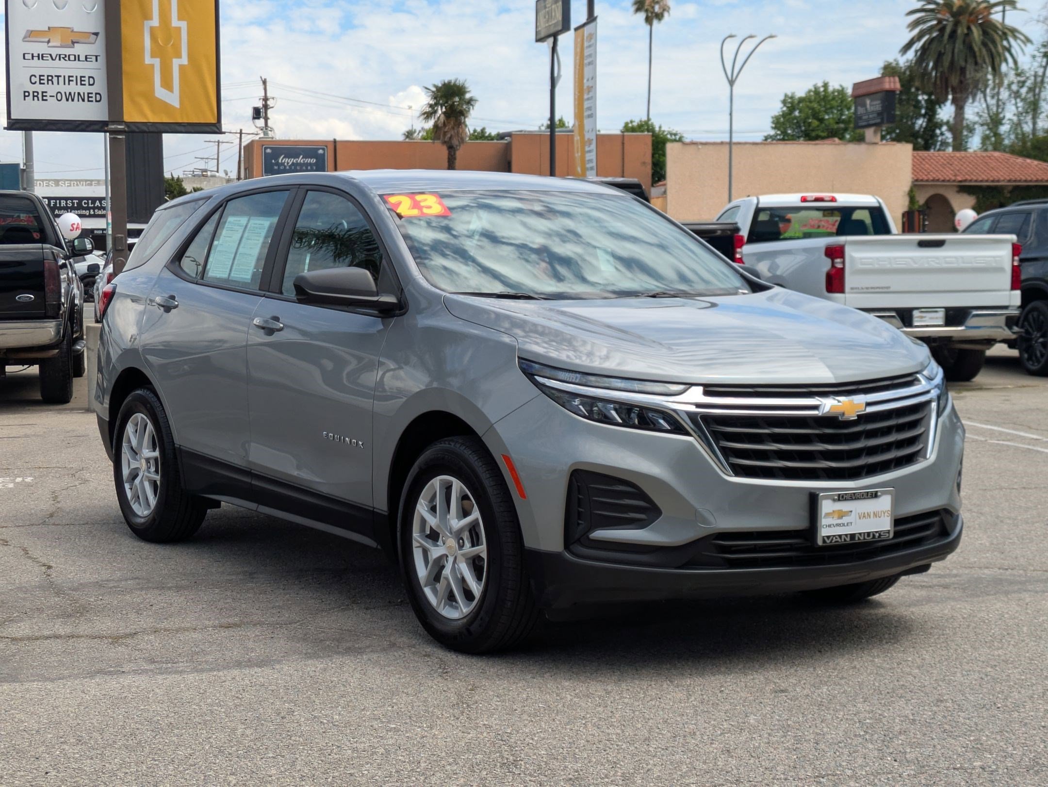 Used 2023 Chevrolet Equinox LS image 3
