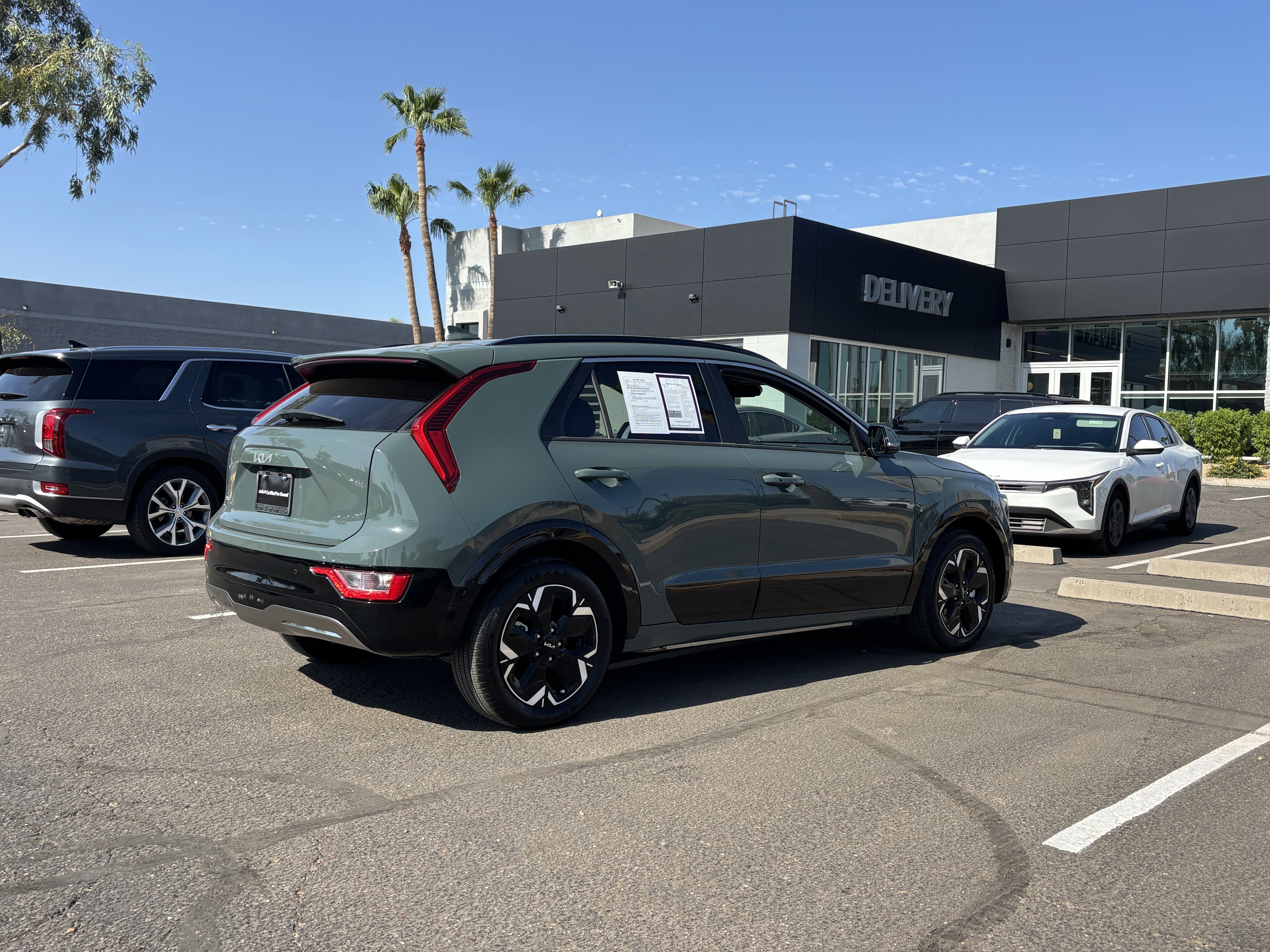 Certified 2023 Kia Niro Wind FWD image 3