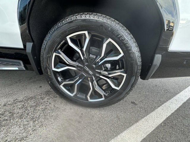 New 2025 GMC Sierra EV Denali image 9