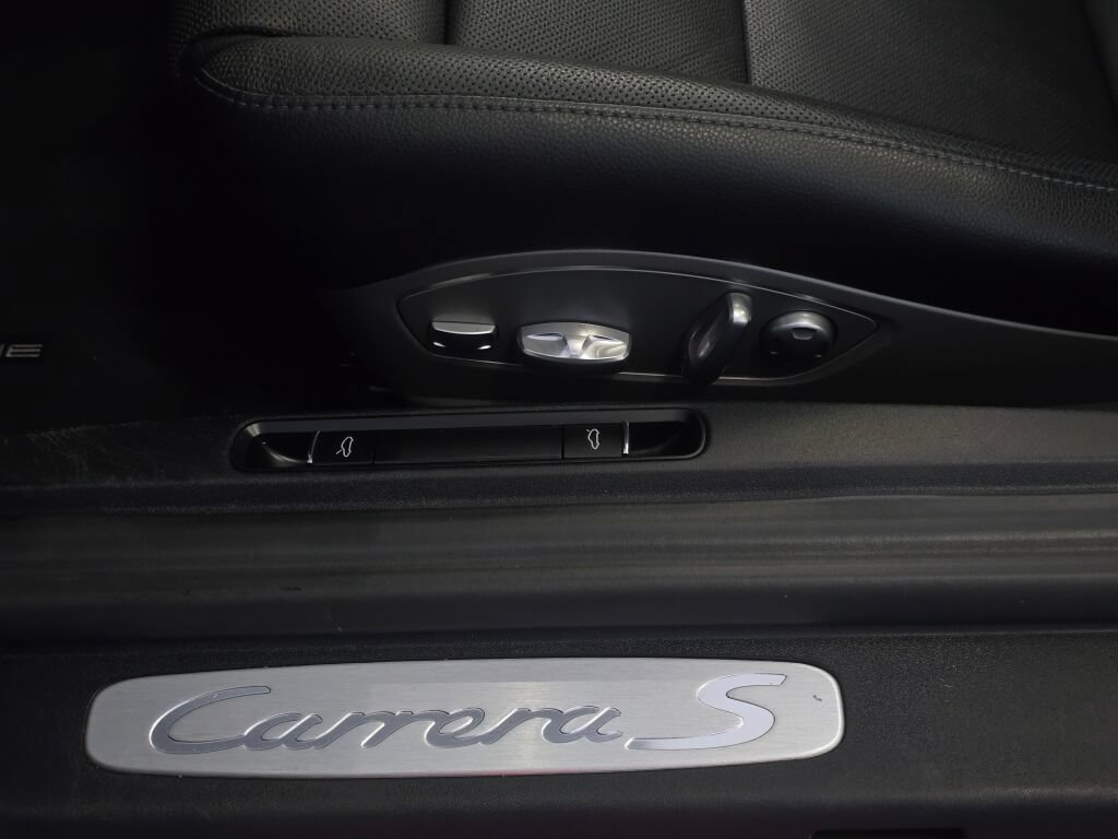 Used 2015 Porsche 911 Carrera S RWD image 33