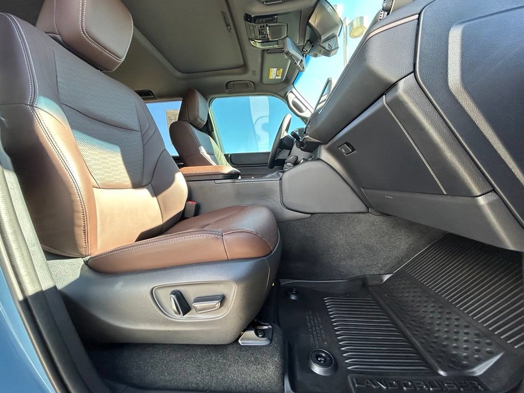 Used 2026 Toyota Land Cruiser w/ Premium Package AWD/4WD image 29