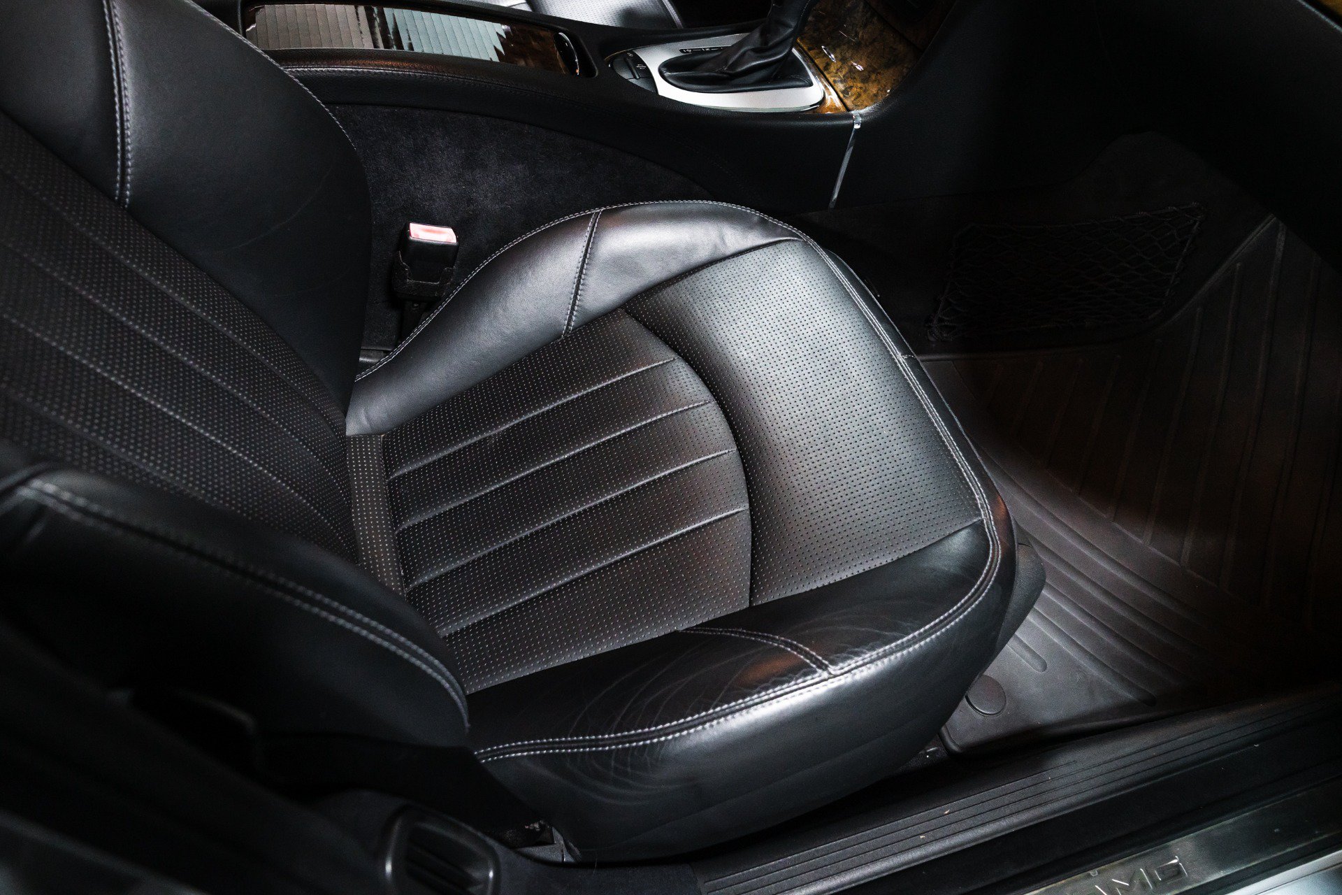 Used 2005 Mercedes-Benz E 55 AMG Sedan image 28