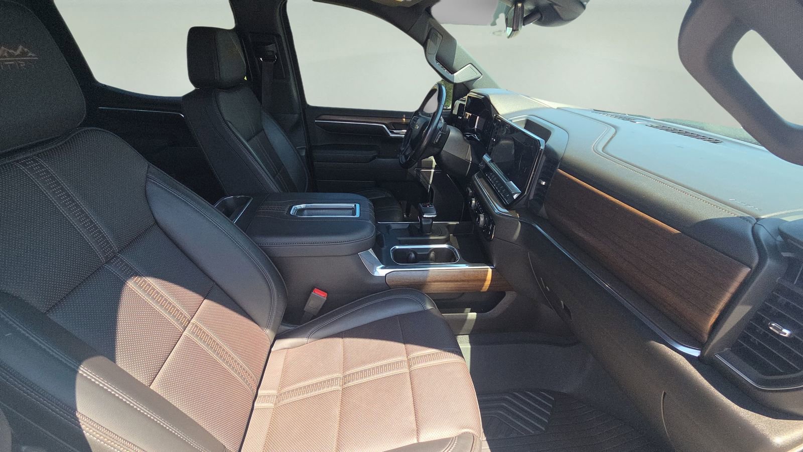 Used 2022 Chevrolet Silverado 1500 High Country w/ Z71 Off-Road Package image 25