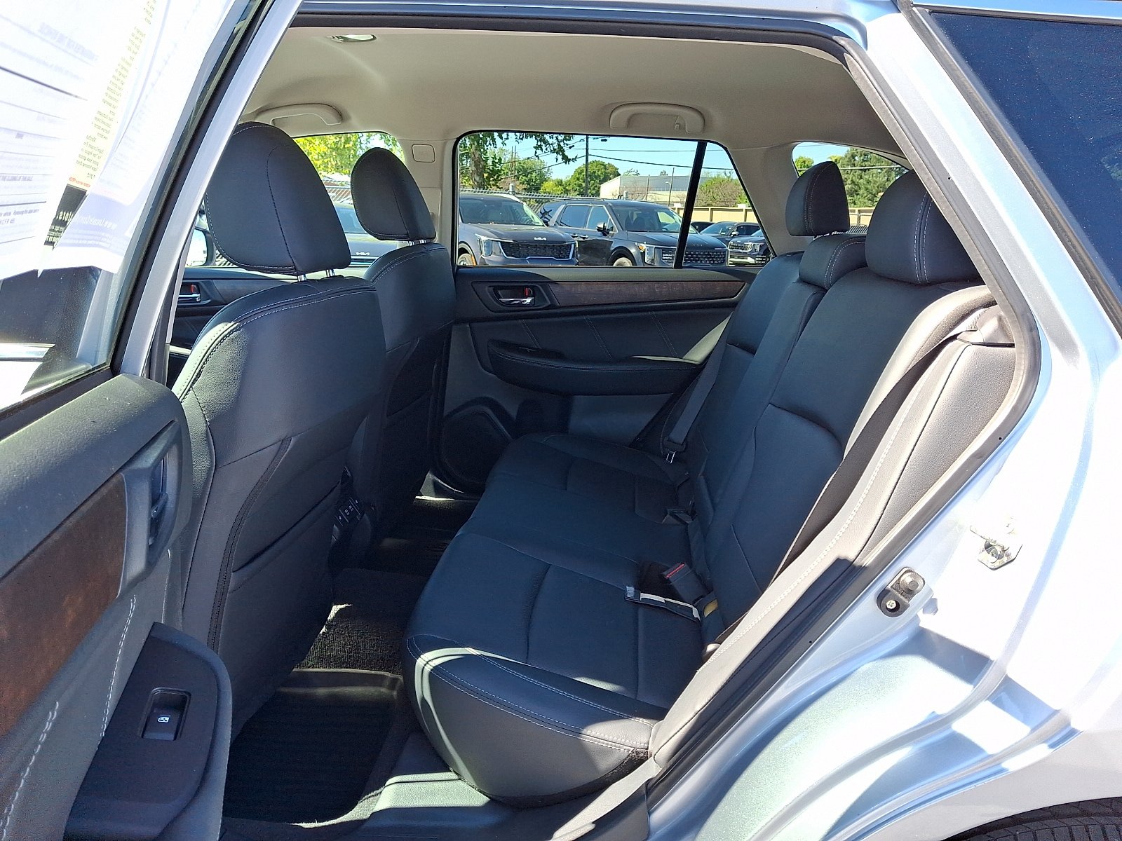 Used 2019 Subaru Outback 2.5i Limited w/ Popular Package #2 AWD/4WD image 11