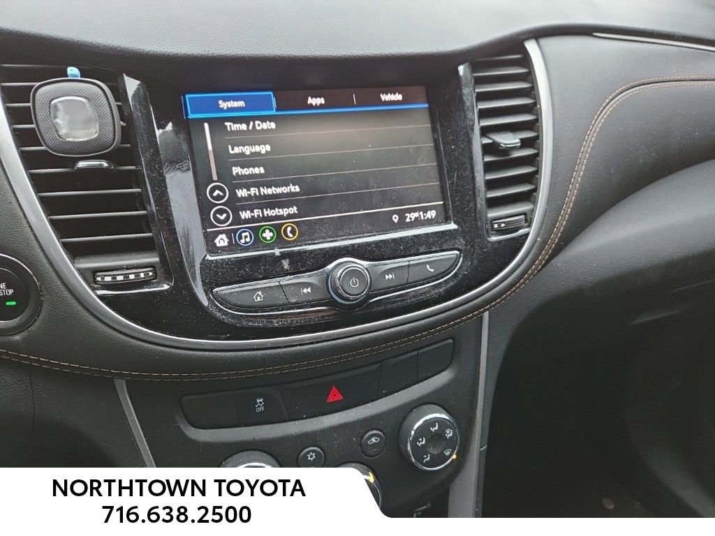 Used 2020 Chevrolet Trax LT w/ LT Convenience Package image 18