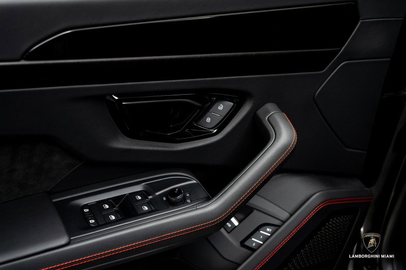 Used 2024 Lamborghini Urus S image 26