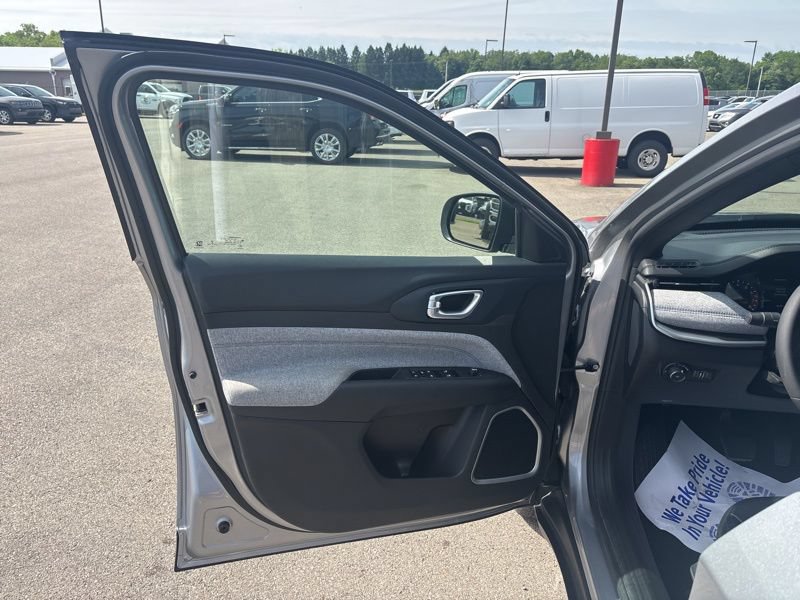 Used 2023 Jeep Compass Latitude AWD/4WD image 29