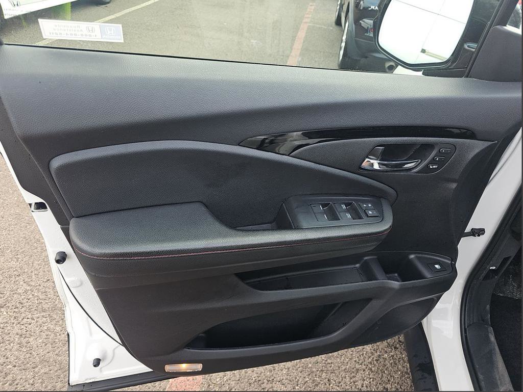 Used 2024 Honda Ridgeline Black Edition image 16