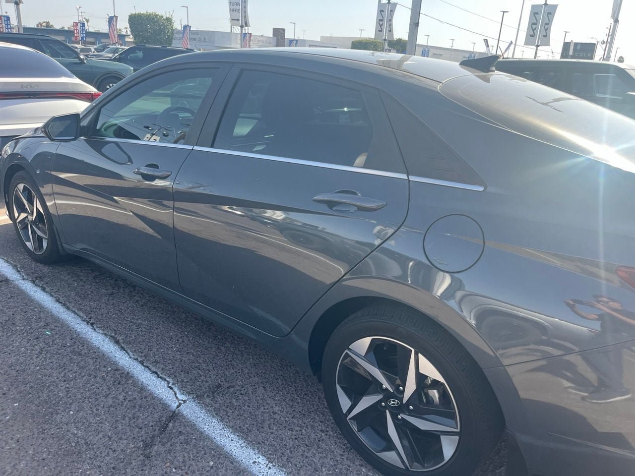 Used 2023 Hyundai Elantra Limited FWD image 9