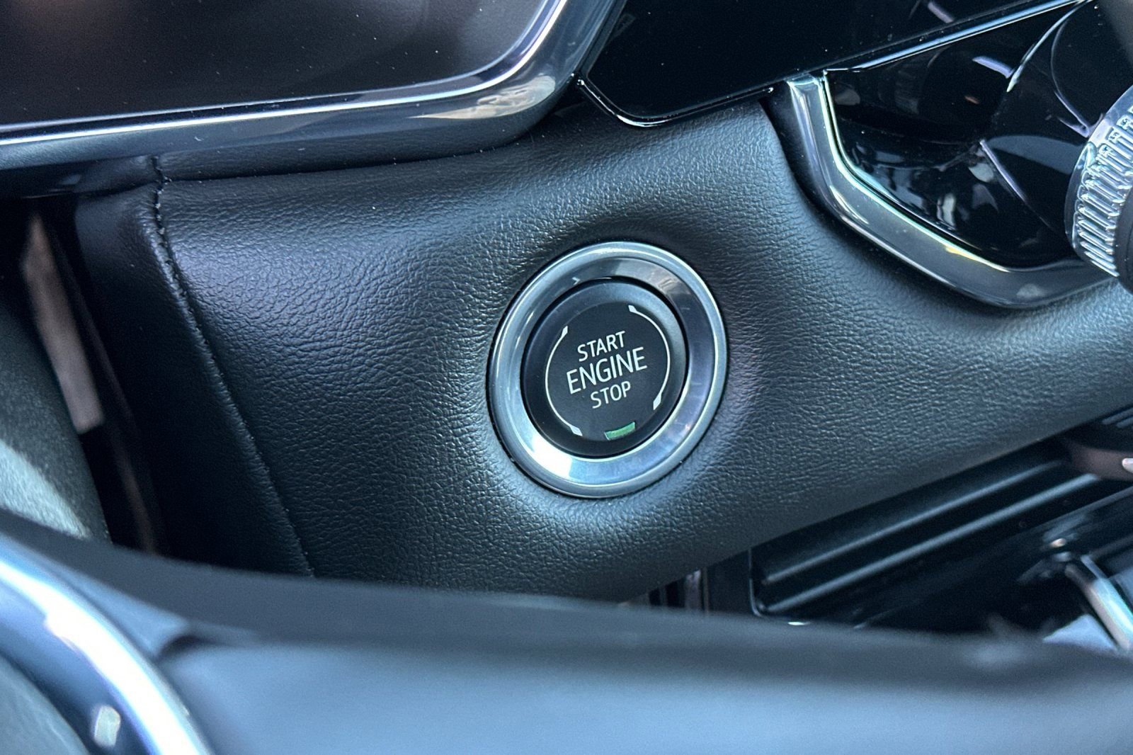 Used 2025 GMC Canyon Elevation w/ Convenience Package image 29