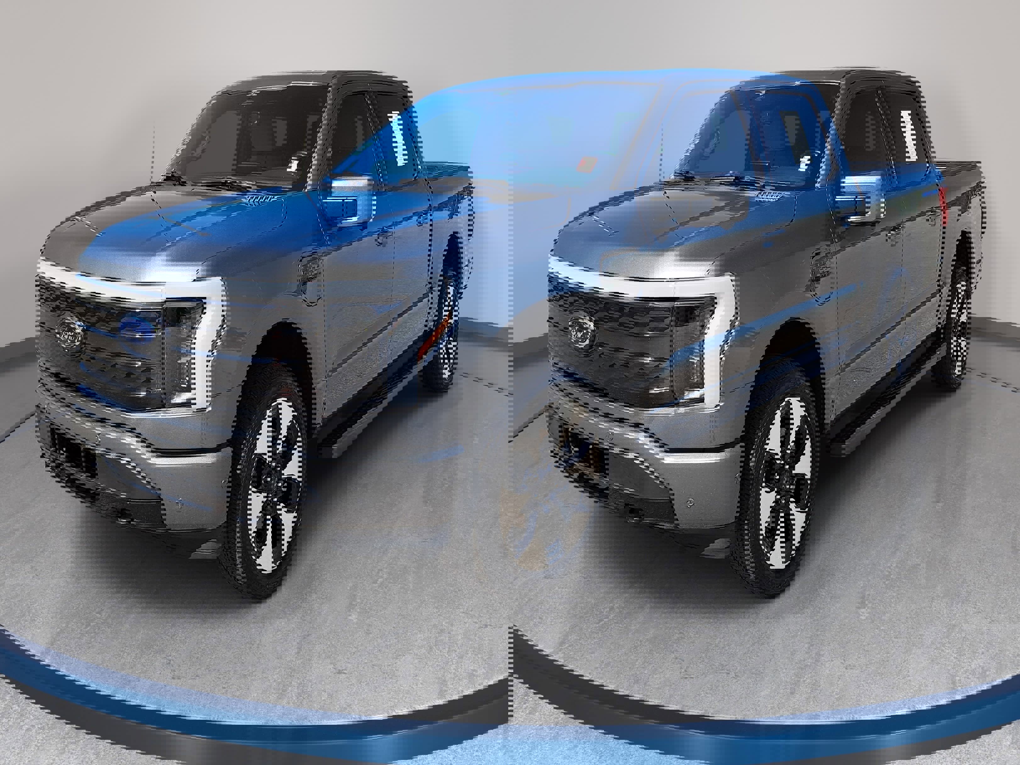 Used 2023 Ford F150 Lightning Platinum AWD/4WD image 1