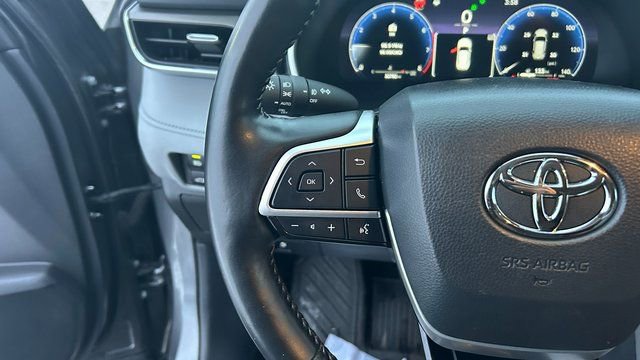 Used 2023 Toyota Highlander Limited image 24