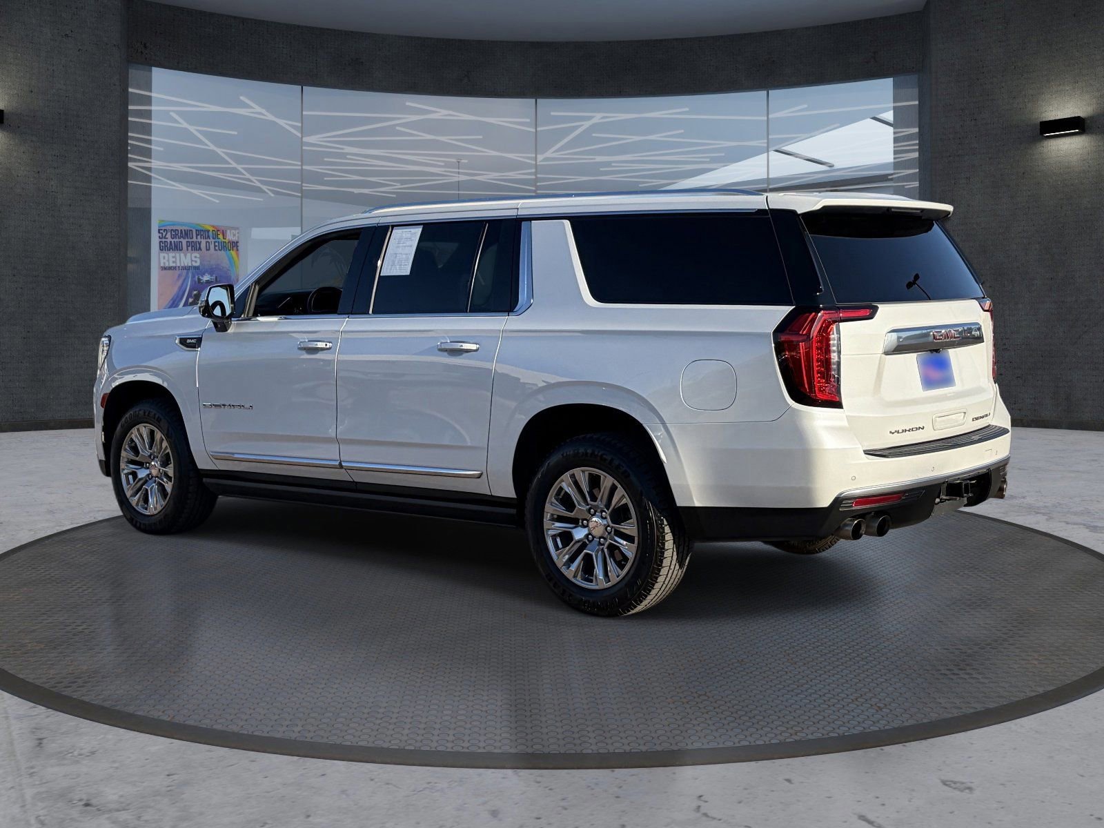 Certified 2022 GMC Yukon XL Denali AWD/4WD image 4