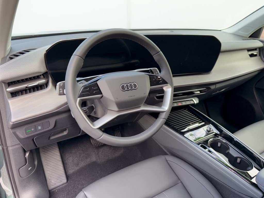 New 2026 Audi Q3 quattro 2.0T AWD/4WD image 4