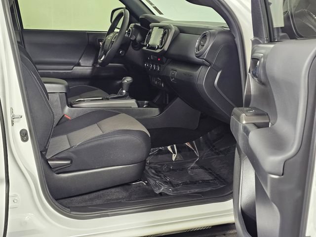 Used 2023 Toyota Tacoma TRD Off-Road AWD/4WD image 11