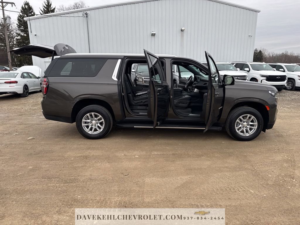 Certified 2021 Chevrolet Suburban LT w/ Luxury Package image 35