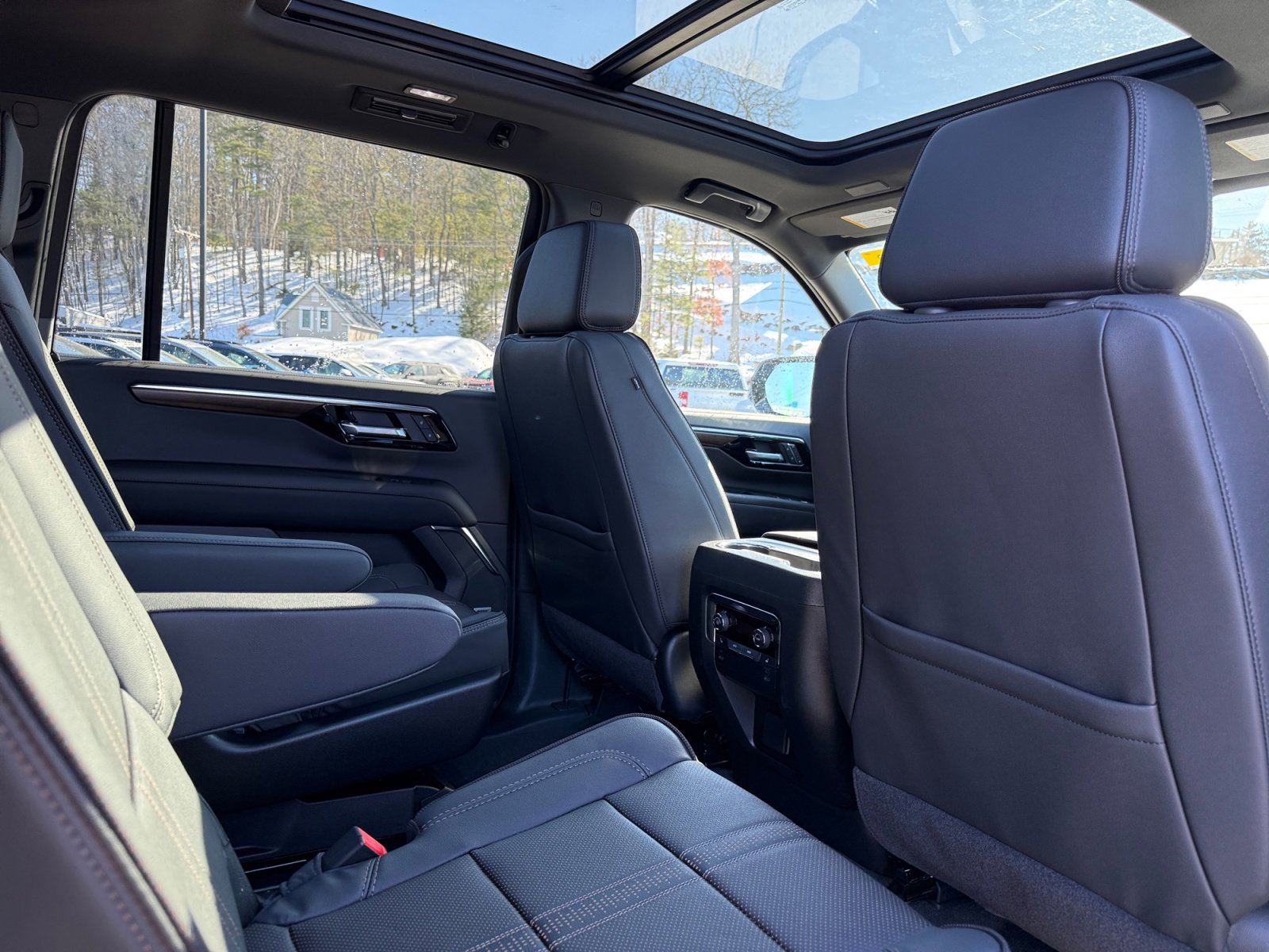 New 2026 Chevrolet Suburban High Country image 27