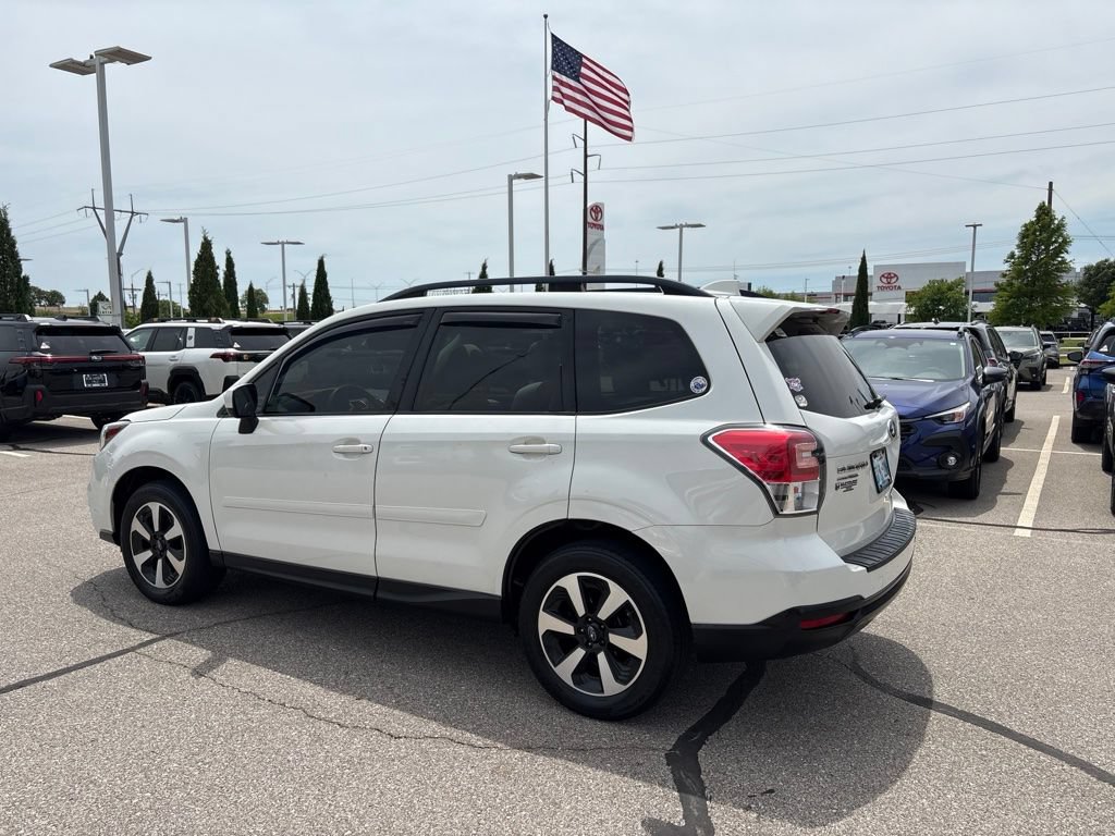 Used 2017 Subaru Forester 2.5i Premium AWD/4WD image 6