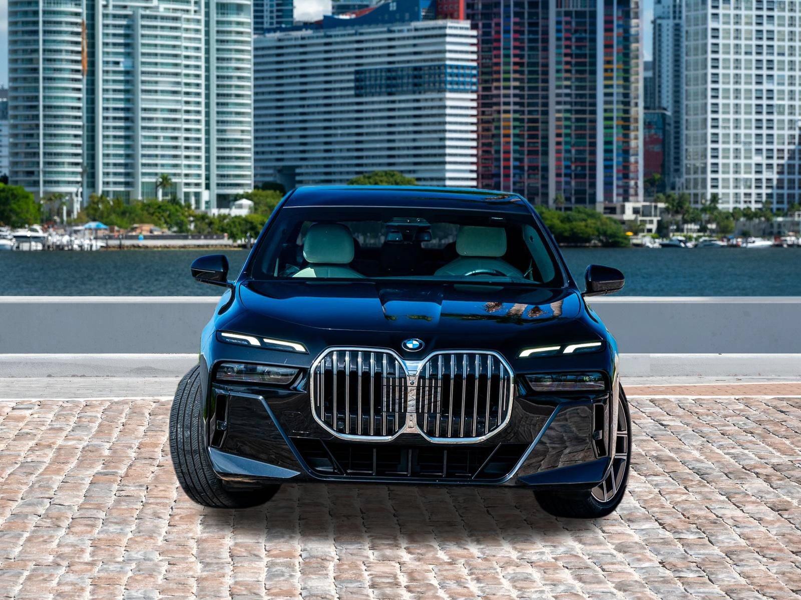 Used 2024 BMW 760i xDrive AWD/4WD image 2