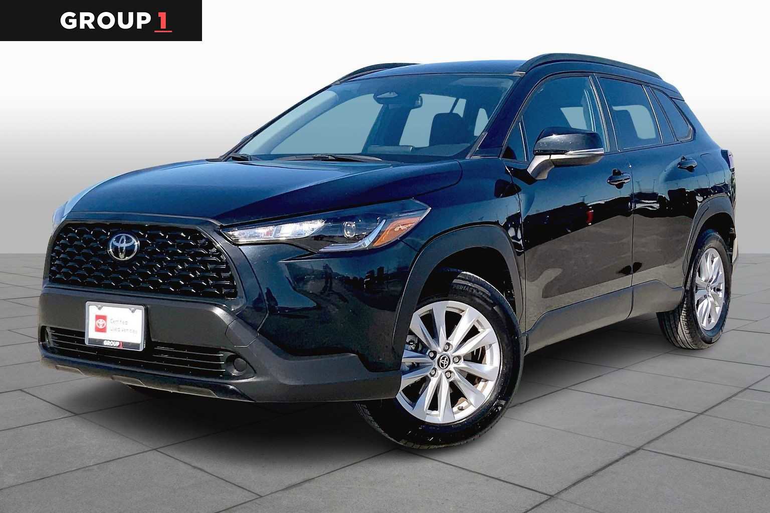 Used 2025 Toyota Corolla Cross LE image 1