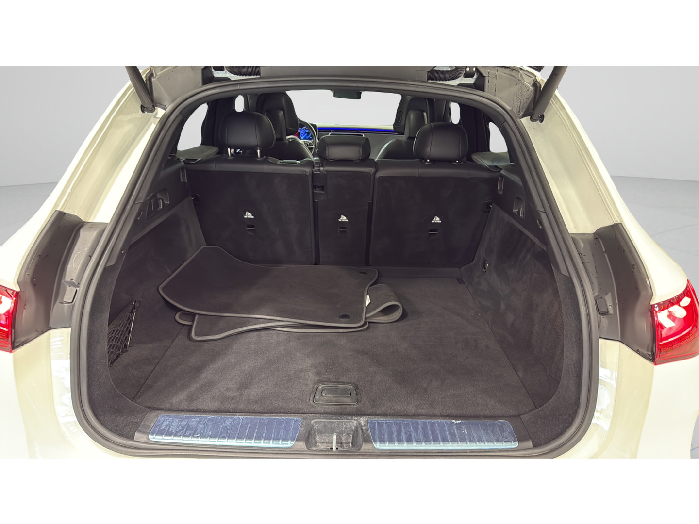 Certified 2023 Mercedes-Benz EQE 500 4MATIC SUV image 9