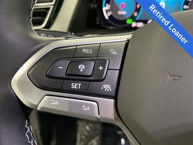 New 2025 Volkswagen Atlas Cross Sport SE w/ Panoramic Sunroof Package image 17