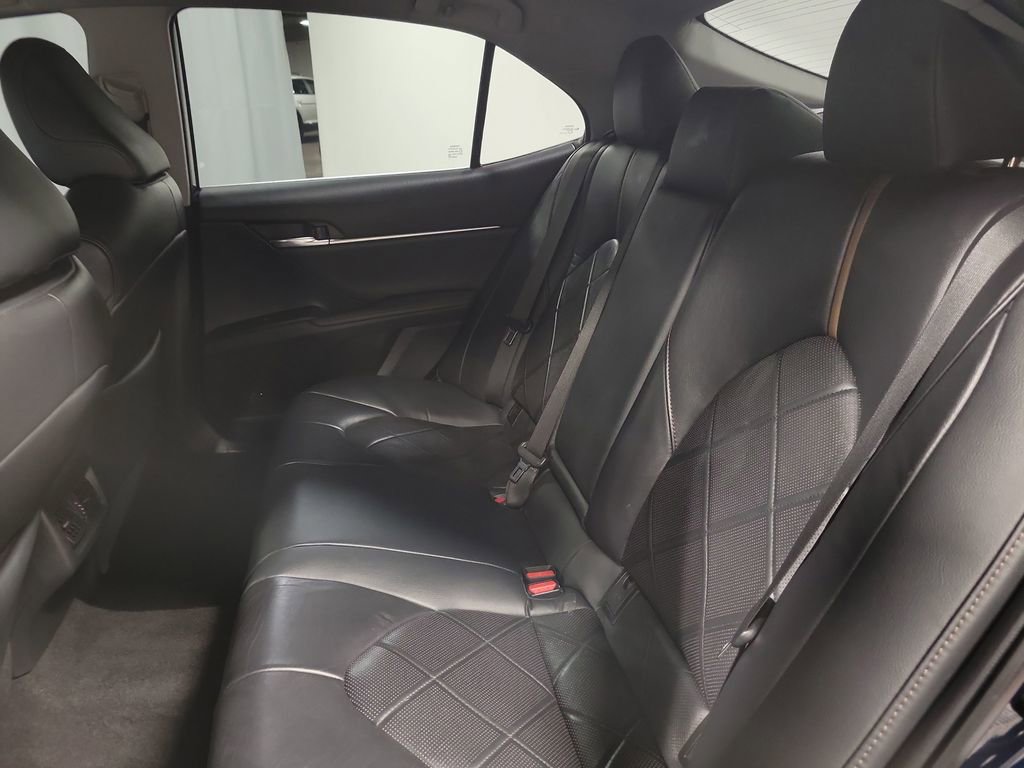 Used 2019 Toyota Camry XLE image 20