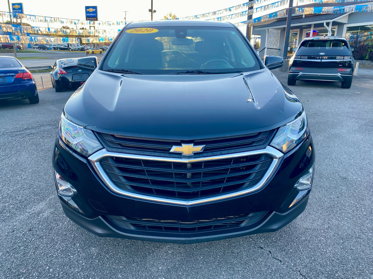 Used 2020 Chevrolet Equinox LT image 2