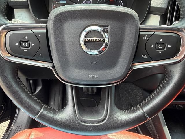 Used 2020 Volvo XC40 T4 Momentum FWD image 23