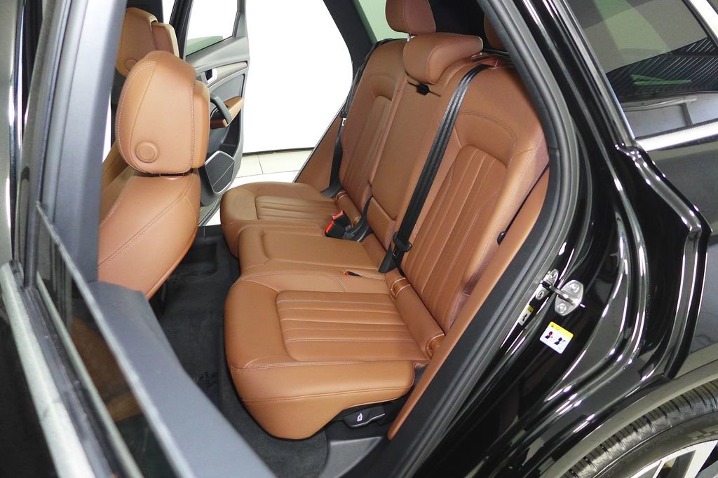Used 2023 Audi Q5 2.0T Premium w/ Convenience Package image 21