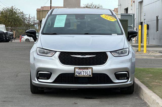 Certified 2024 Chrysler Pacifica Touring-L FWD image 13