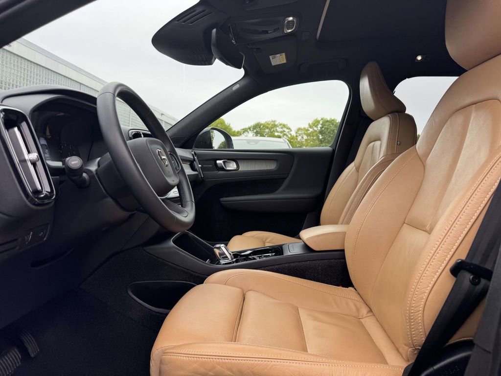 Used 2022 Volvo XC40 T5 Inscription w/ Advanced Package AWD/4WD image 16