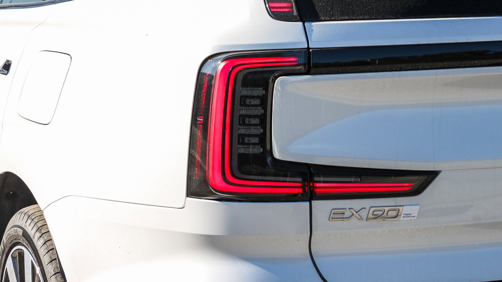 New 2025 Volvo EX90 Plus w/ Protection Package Premier image 9