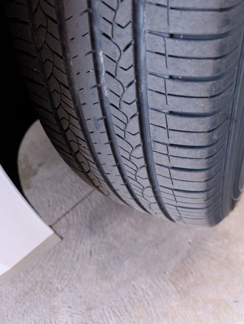Used 2023 Buick Enclave Essence w/ LPO, Floor Liner Package FWD image 25