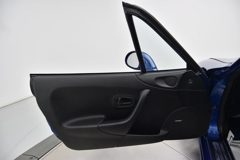 Used 1999 MAZDA MX-5 Miata 10th Anniversary Edition RWD image 33