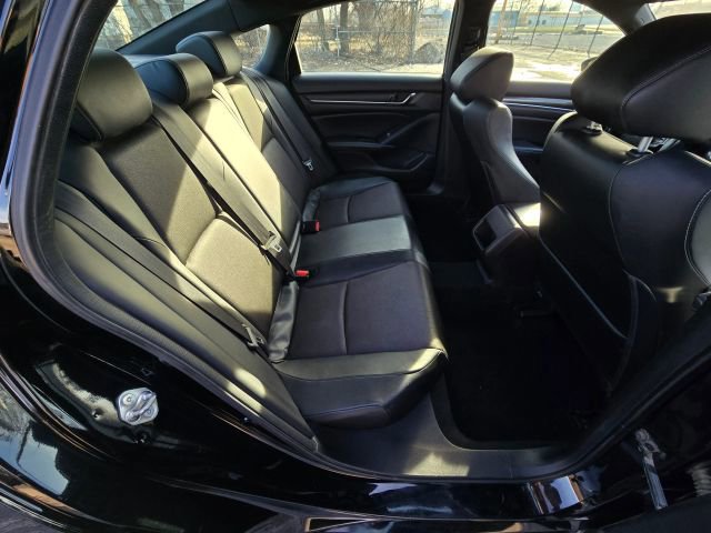Used 2018 Honda Accord Sport image 14