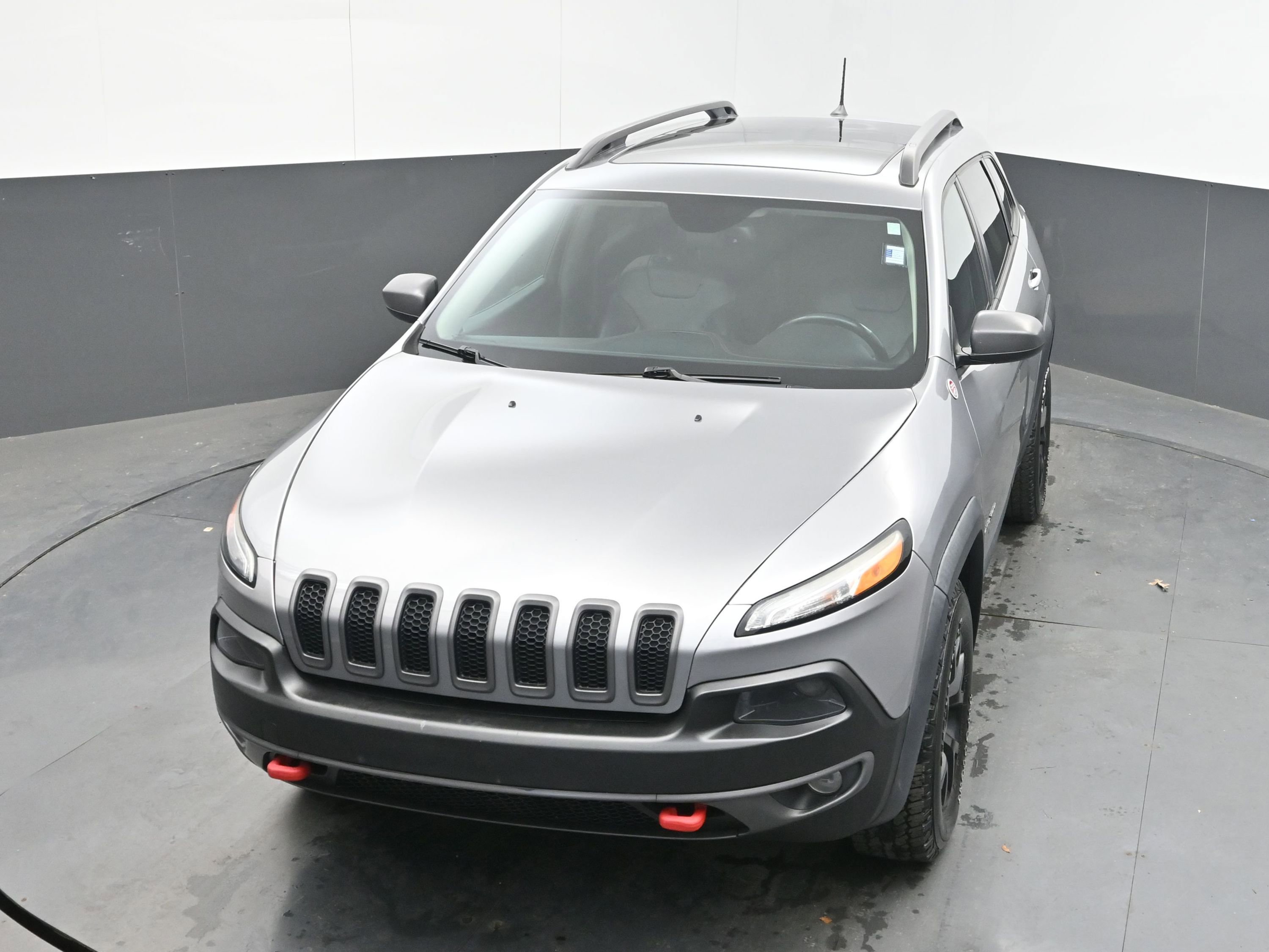 Used 2016 Jeep Cherokee Trailhawk w/ Comfort/Convenience Group AWD/4WD image 32